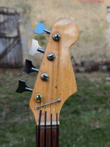 studio-la-boite-a-meuh-teisco-tulip-eb110-tete