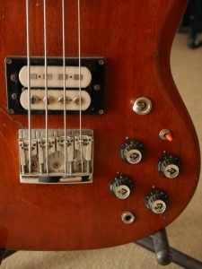 studiolaboiteameuh-guild-jetstar-bass-ii-11