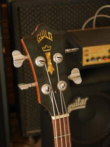 studiolaboiteameuh-guild-jetstar-bass-ii-3