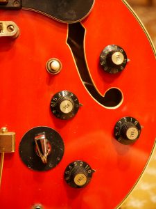 studio la boite a meuh - ibanez 2370