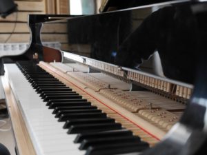 studio la Boîte à Meuh - piano Young Chang G175