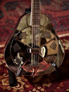 studio la boite à meuh - mandoline à résonateur recording king ra 998