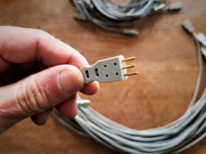 la-boite-a-meuh-cable-frb-prise
