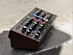 studio-la-boite-a-meuh-behringer-model-d