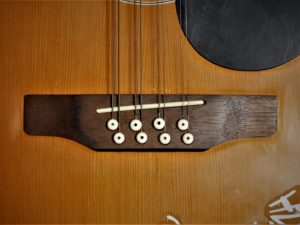 studio-la-boite-a-meuh-guitare-bouzouki-chevallet