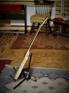studio-la-boite-a-meuh-guitare-gougi-fretless
