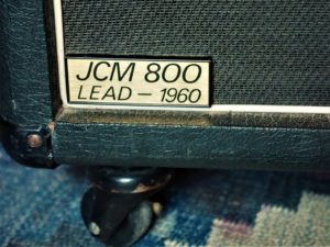 studio-la-boite-a-meuh-marshall-1960A-jcm800-lead