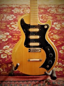 studio-la-boite-a-meuh-eagle-copie-gibson-s1