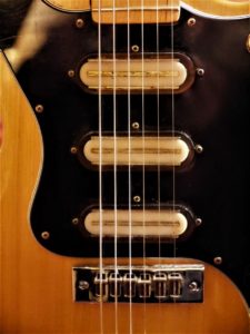 studio-la-boite-a-meuh-eagle-copie-gibson-s1