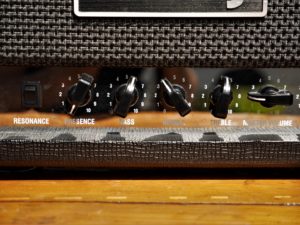 studio-la-boite-a-meuh-laney-gh100l-boutons-1