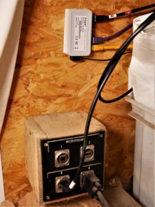 studio-la-boite-a-meuh-traversée-câbles-et-switch