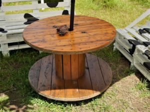 studio-la-boite-a-meuh-salon-de-jardin-2020-table-touret