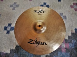 studio-la-boite-a-meuh-zildjian-zxt-medium-thin-crash-16-dessus