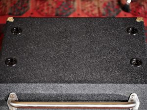 studio-la-boite-a-meuh-ampeg-svt-classic-410-hlf-encastrement-pieds-tete