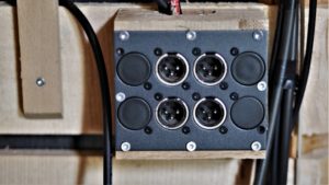 studio-la-boite-a-meuh-prises-hp