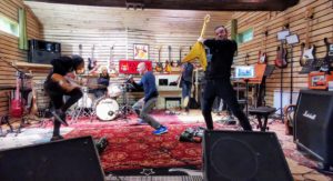 studio-la-boite-a-meuh-no-one-is-innocent