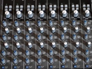 studio-la-boite-a-meuh-mackie-onyx-2480-detail-eq