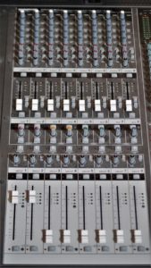 studio-la-boite-a-meuh-mackie-2480-detail-section-master