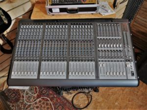 studio-la-boite-a-meuh-mackie-onyx-2480-dessus