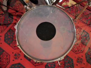 studio-la-boite-a-meuh-Wooding-vitroplast-peau-frappe-tom-basse