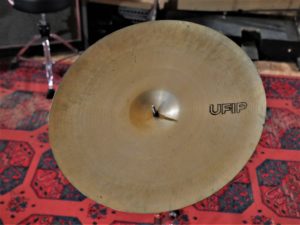 studio-la-boite-a-meuh-cymbale-ufip-ritmo-ride-20-dessous