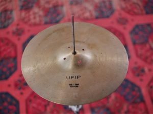 studio-la-boite-a-meuh-cymbales-ufip-ritmo-charleston-bottom-exterieur