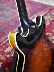 studio-la-boite-a-meuh-ibanez-am50-jointure-manche