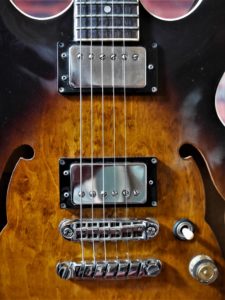 studio-la-boite-a-meuh-ibanez-am50-micros