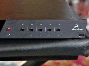 studio-la-boite-a-meuh-antelope-orion-32+-gen-3-avant-detail-3