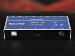 studio-la-boite-a-meuh-digiface-usb-derriere