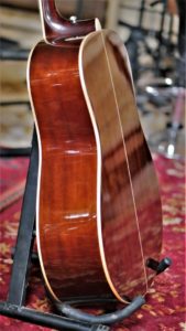 studio-la-boite-a-meuh-yamaha-LL16M-cote-dos-caisse