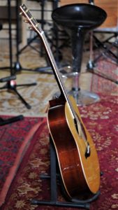 studio-la-boite-a-meuh-yamaha-LL16M-cote-face