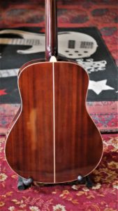 studio-la-boite-a-meuh-yamaha-LL16M-dos-caisse