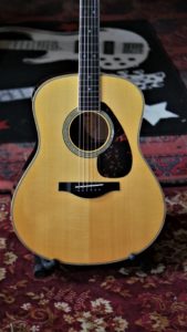 studio-la-boite-a-meuh-yamaha-LL16M-face-caisse