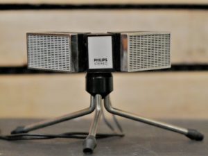 studio-la-boite-a-meuh-micro-philips-el-1979-sur-trepied