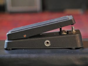 studio-la-boite-a-meuh-wah-wah-dunlop-JH1-cote-instrument