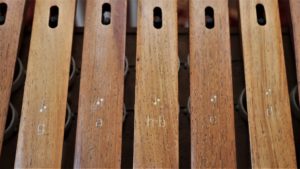 Liste du backline et des instruments disponibles au studio ici.