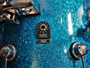 studio-la-boite-a-meuh-natal-jazette-maple-badge