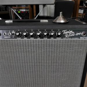 studio-la-boite-a-meuh-fender-65-twin-reverb-canal-vibrato