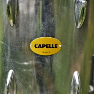 studio-la-boite-a-meuh-caisse-claire-de-parade-capelle-vintage-badge