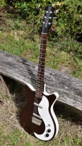studio-la-boite-a-meuh-danelectro-59-devant