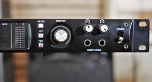 studio-la-boite-a-meuh-uad-apollo-8-quad-devant-3