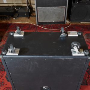 studio-la-boite-a-meuh-mesa-boogie-4x12-4fb-roulettes