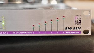 studio-la-boite-a-meuh-apogee-big-ben-voyants-wordclock