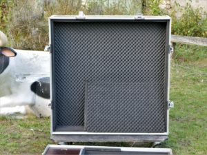 studio-la-boite-a-meuh-flight-case-02r96-interieur-capot-