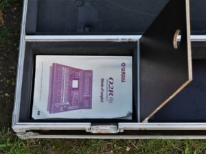 studio-la-boite-a-meuh-flight-case-02r96-rangement-ouvert