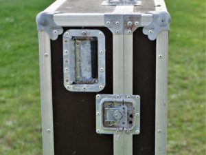 studio-la-boite-a-meuh-flight-case-fermoirs-1