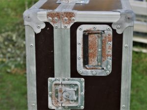 studio-la-boite-a-meuh-flight-case-fermoirs-3