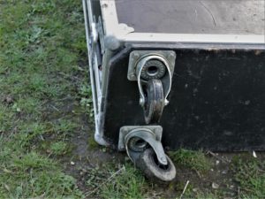 studio-la-boite-a-meuh-flight-case-roulettes