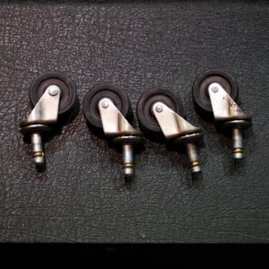 studio-la-boite-a-meuh-baffle-marshall-1960A-roulettes